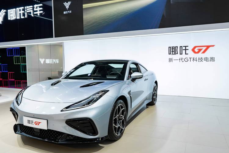 东莞石龙镇玛雷振企业管理咨询哪吒汽车在智能汽车领域的表现，领途汽车在新能源汽车市场中的影响力